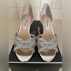 New in Box Nina Cissy-YG Silver Heels 6M